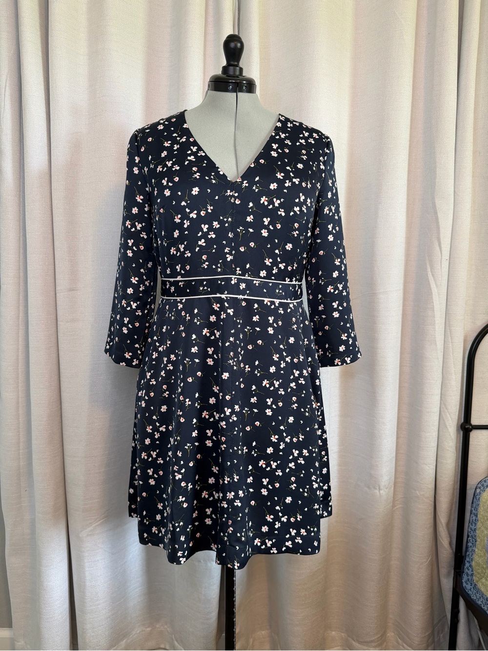 Banana Republic Floral V-Neck Navy Dress Fit and Flare All Season Office Wear